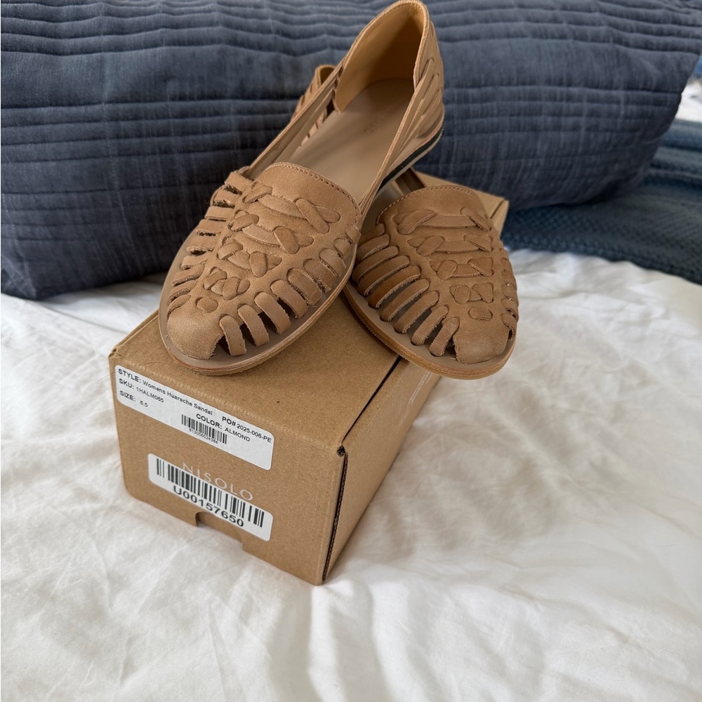 Nisolo Tan Woven Huarache Closed-Toe Flats